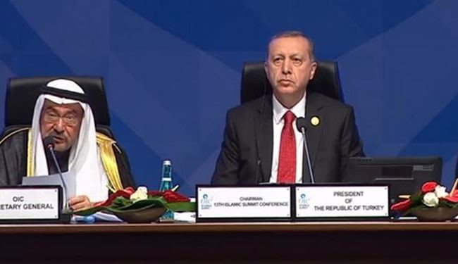 اختتام قمة اسطنبول دون اجماع واردوغان يقدم نفسه ممثلا عن المسلمين!