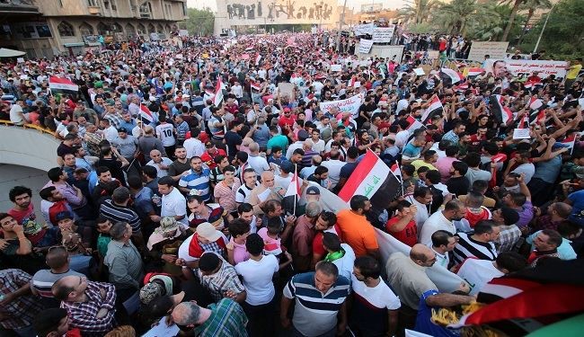 تظاهرات في بغداد والبرلمان يناقش إقالة رئيسه