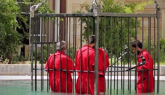 اعدام زجر آور 7 عراقی در قفس