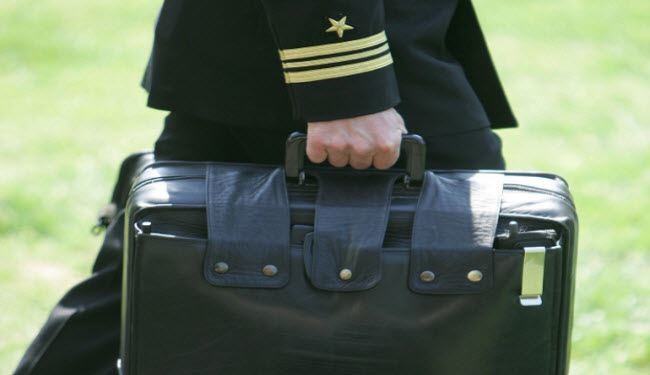 ما سر حقيبة الرئيس الأميركي التي يحملها اينما ذهب؟