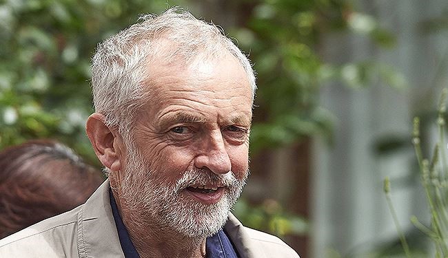 زعيم العمال البريطاني يرفض الاستقالة رغم الانتقادات