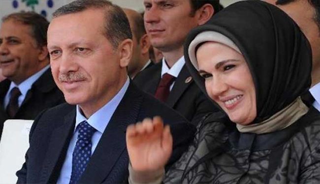 على هامش قمة الناتو… زوجة أردوغان تتبضع بـ50 ألف دولار!