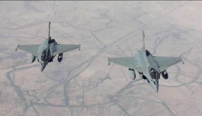 فرنسا تعلن قصف مقاتلاتها مواقع لتنظيم 