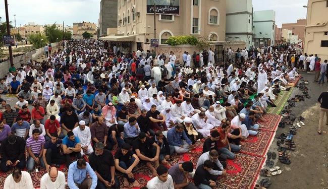 نماز جمعۀ بحرینی‌ها باوجود محاصره برگزار می‌شود