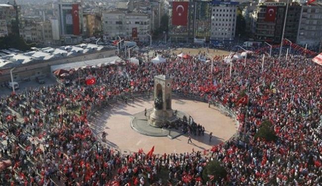 اسطنبول.. الحكومة والمعارضة في مظاهرة مشتركة رفضاً للانقلاب