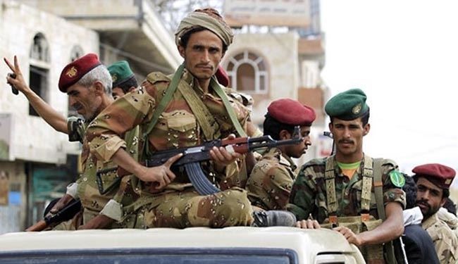 الجيش اليمني واللجان يجولون داخل الحتيرة السعودية