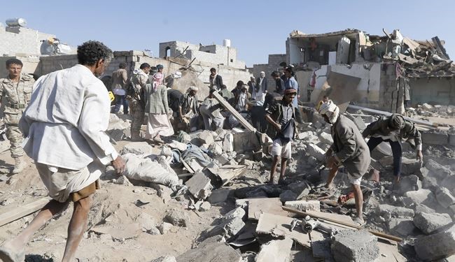 تحالف العدوان على اليمن يقر بقصفه مناطق مدنية