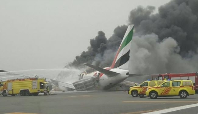 صحيفة تكشف عن سبب حريق طائرة الإمارات...