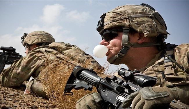 جنود أمريكيون يتركون عتادهم لداعش في أفغانستان!