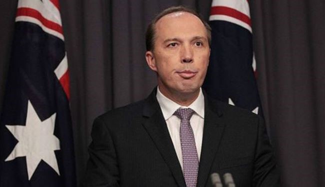 وزير الهجرة الاسترالي يتهم طالبي اللجوء بالكذب