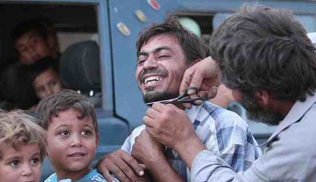 بالصور؛ شاهد كيف احتفل سوريون بطرد 