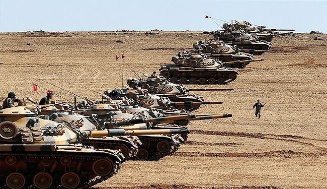 الدبابات التركية تقترب من حدود سوريا