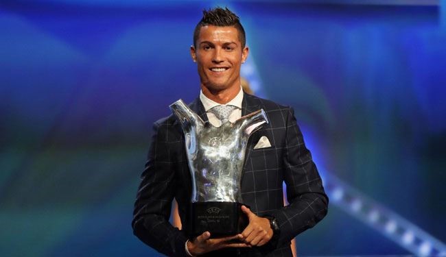 فوز رونالدو بجائزة أفضل لاعب في اوروبا في 2015-2016