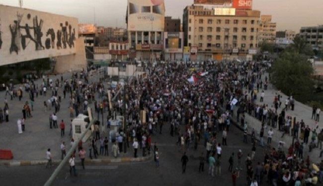 العشرات يتظاهرون وسط بغداد للمطالبة بمواصلة الإصلاحات