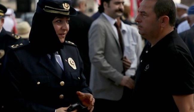 بالصورة.. أول امرأة محجبة في تاريخ الشرطة التركية!