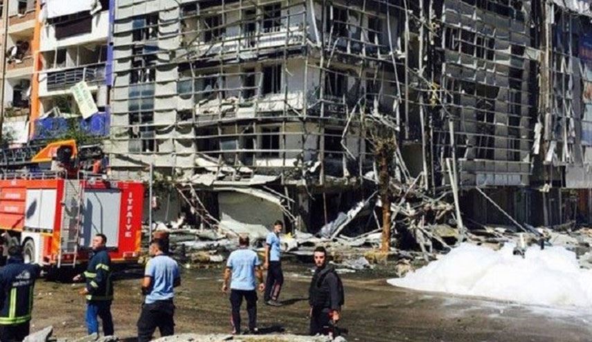 48 مصابا بتفجير سيارة مفخخة في فان شرق تركيا