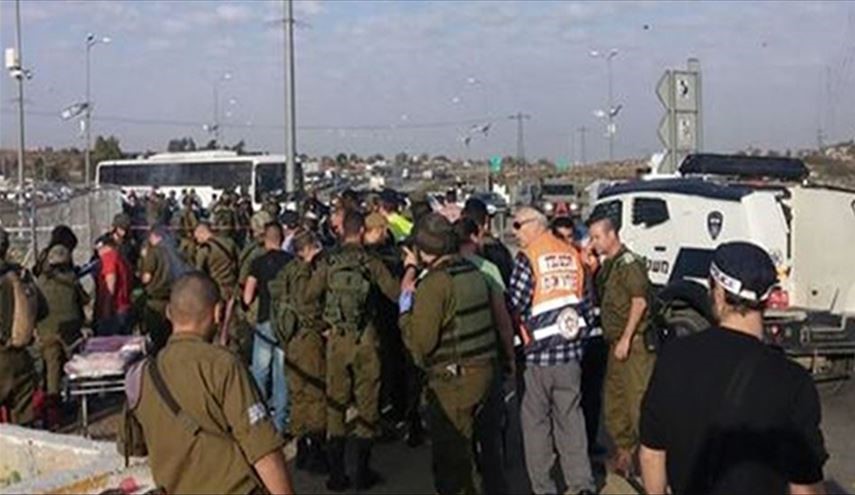 بالصور.. إصابة ضابط إسرائيلي كبير بعملية طعن في بيت لحم