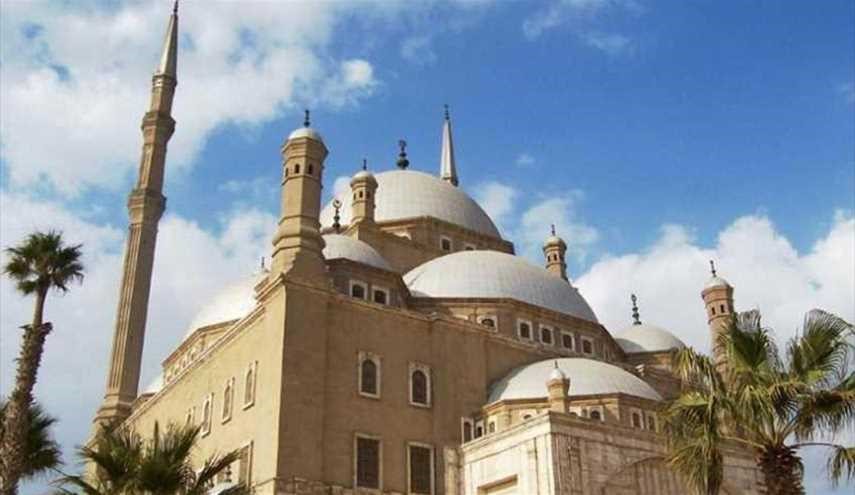 بالصور: مصر تغلق مسجد الامام الحسين (ع) في ذكرى عاشوراء!!