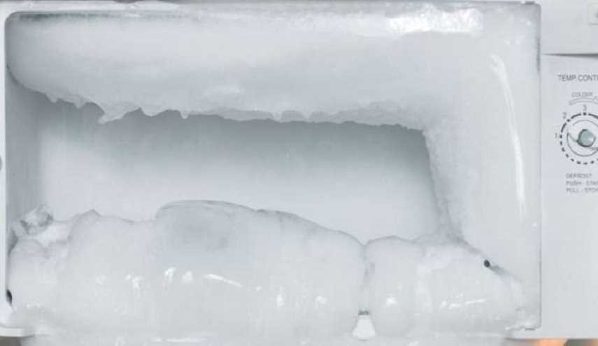 إليكم خطوات بسيطة لإزالة الثلج المتراكم في الثلاجة!