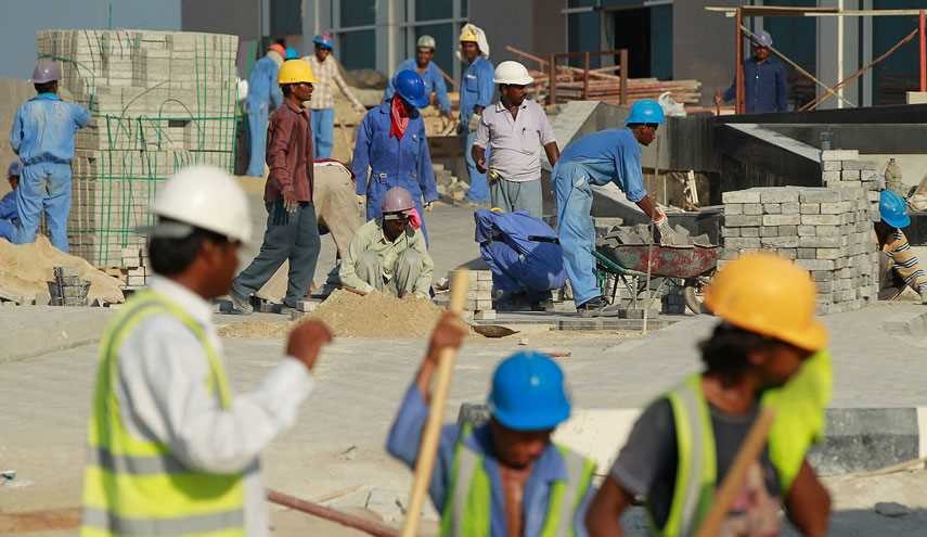 المرأة شئ نادر في قطر.. وأكثر سكانها عمال!