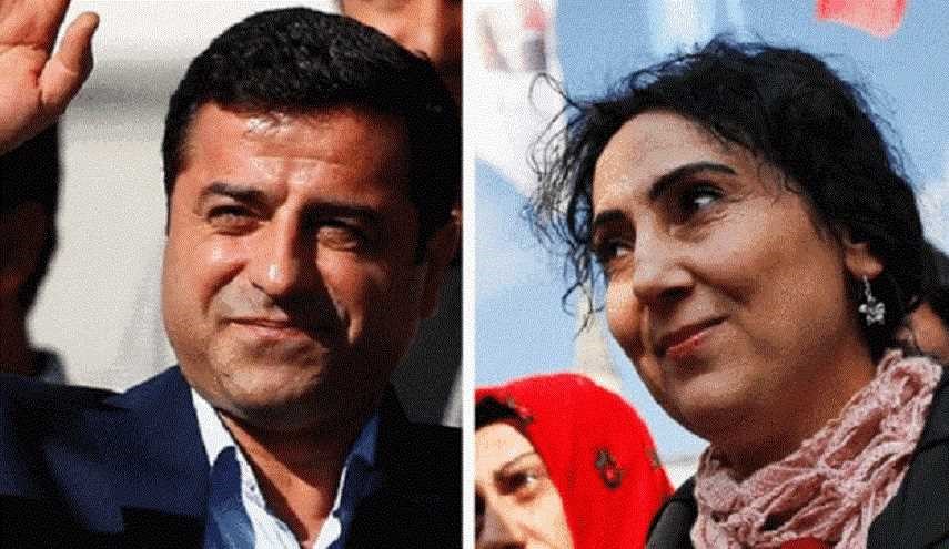 ردود فعل غاضبة على اعتقال قادة حزب الشعوب الديمقراطي في تركيا