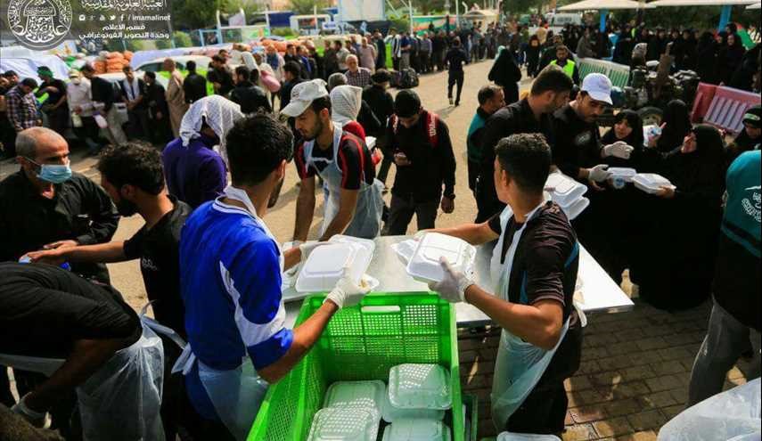 بالصور ..آلاف الوجبات الغذائية تُقدَّم لزائري الاربعين  في النجف الاشرف