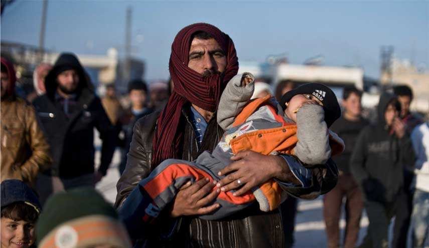 مردم با فرار از شرق حلب خود را به ارتش سوریه‌ می‌رسانند