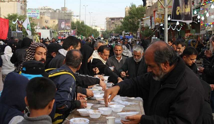 بالصور ...خدمة زوار الإمام الحسين (ع) في كربلاء المقدسة