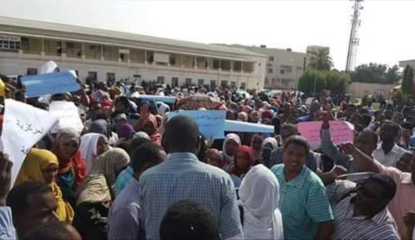 إضراب عام لأطباء السودان ...