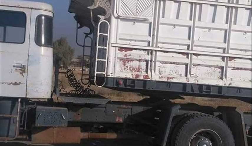 بالصور ..قوات الحشد الشعبي العراقي تضبط شاحنة على طريق الفلوجة تحمل سكر وأرز فوجد أنها تحمل 