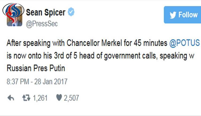 عکس؛ ترامپ در حال گفتگوی تلفنی با پوتین