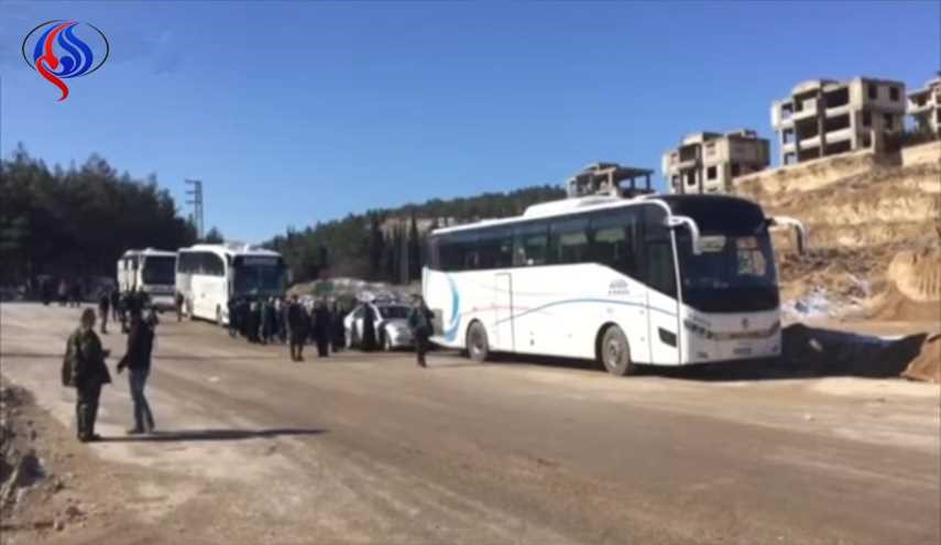 خروج الدفعة الأولى من مسلحي وادي بردى إلى إدلب