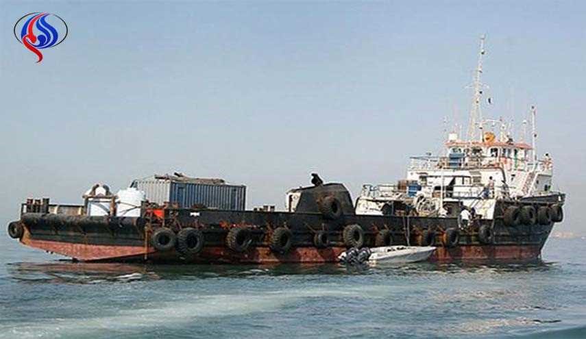 کمک ناوشکن آمریکایی به کشتی باری ایرانی