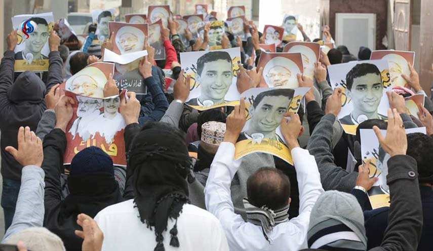 النظام البحريني يواصل حصار الدراز ومنع الصلاة وتظاهرات حاشدة + صور