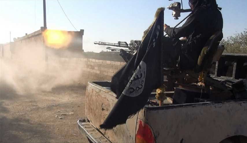 حمله توپخانه‌ای ارتش سوریه به داعش در حومه دیرالزور