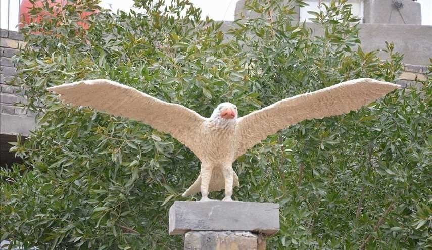 صور لنحات عراقي يحاكي التاريخ في فنه