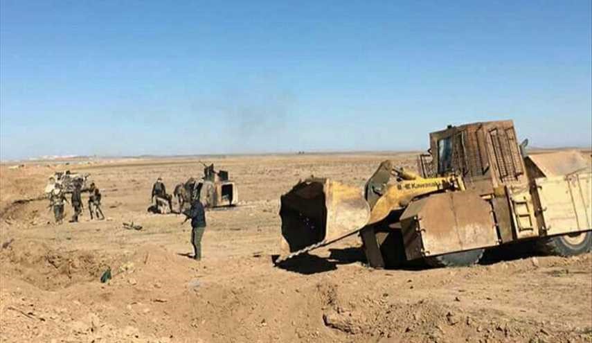 بالصور..الآلية الداعشية التي سيطر عليها قوات الحشد الشعبي العراقي غرب قضاء تلعفر