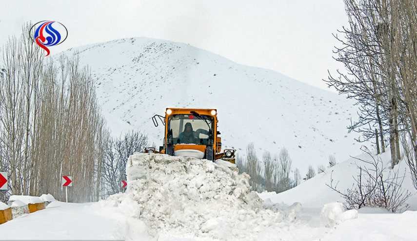 ناپدید شدن نیسان زیر برف سنگین کردستان +عکس
