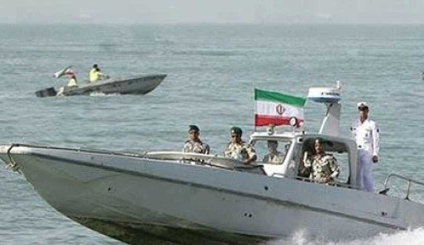 البحرية الايرانية تحتجز زورقي صيد اماراتيين انتهكا المياه الايرانية