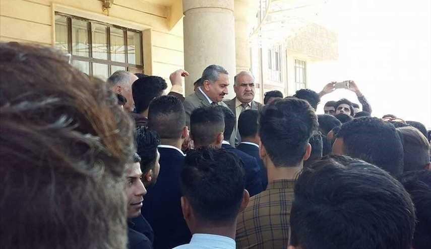 اعتراض طلاب كلية القانون بجامعة