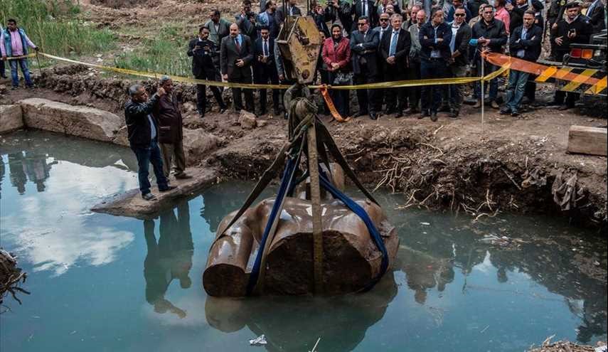 بالصور اكتشاف مجسمة رمسيس الثاني في مصر