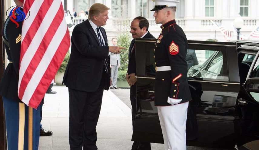 جنجال خضوع رئیس جمهوری مصر درمقابل ترامپ+تصاویر