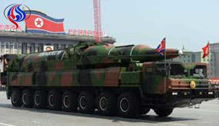 كوريا الشمالية تتحدى أمريكا وتعرض صاروخا باليستيا للمرة الأولى