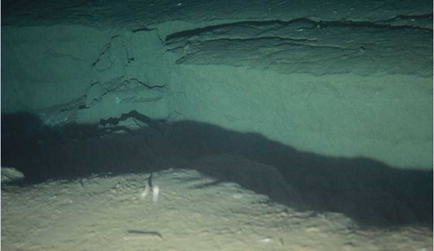 يابانيون يخططون للحفر تحت الماء لمعرفة تاريخ الأرض