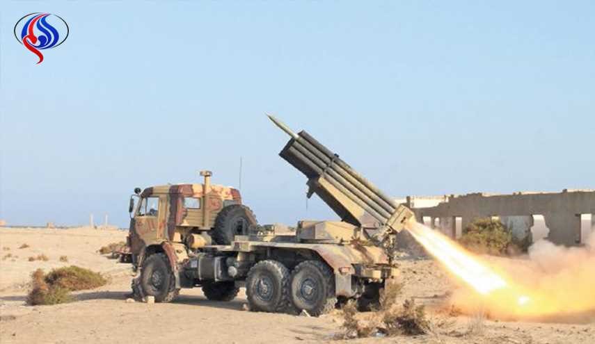 القوة الصاروخية اليمنية تستهدف تجمعات المرتزقة بمدينة مأرب
