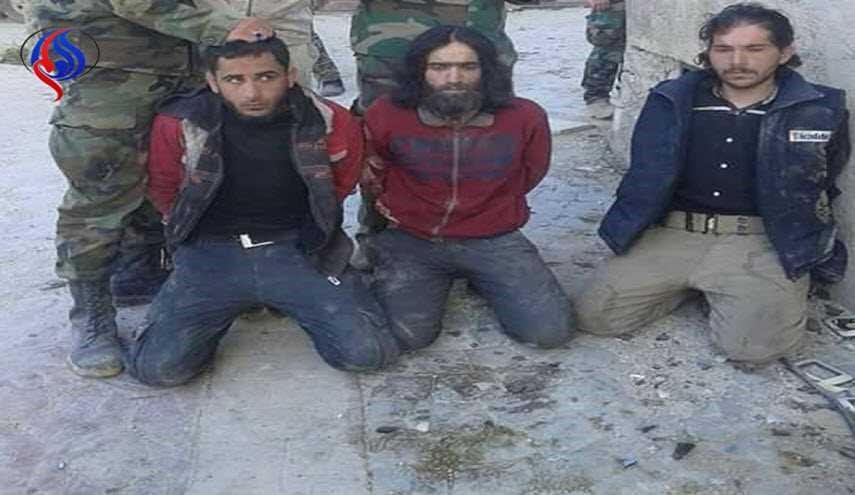 بالصور.. الجيش السوري يعتقل متزعما للنصرة مع مرافقيه