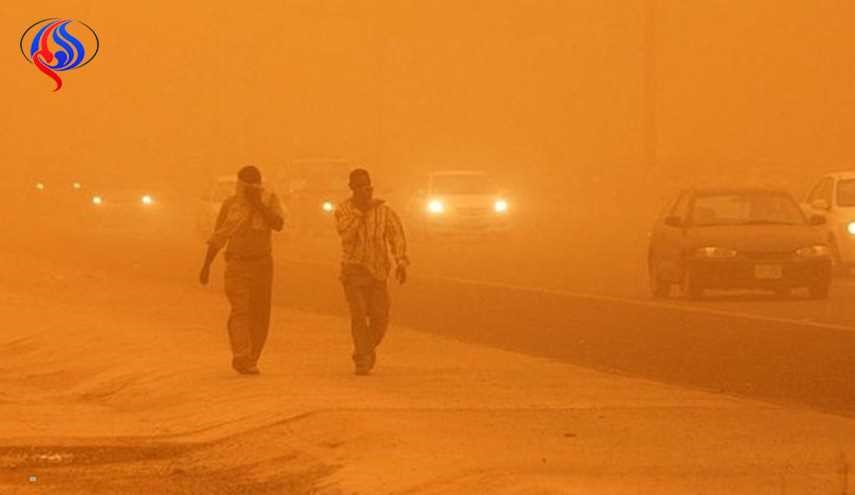 العراق... 200 حالة اختناق بسبب العاصفة الترابية في النجف