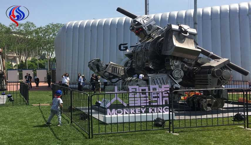 رونمایی چین از ربات جنگنده