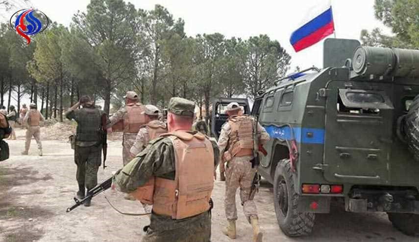 بالصور: شاهد القوات الروسية تنتشر بالقرب من الشريط الحدودي مع تركيا