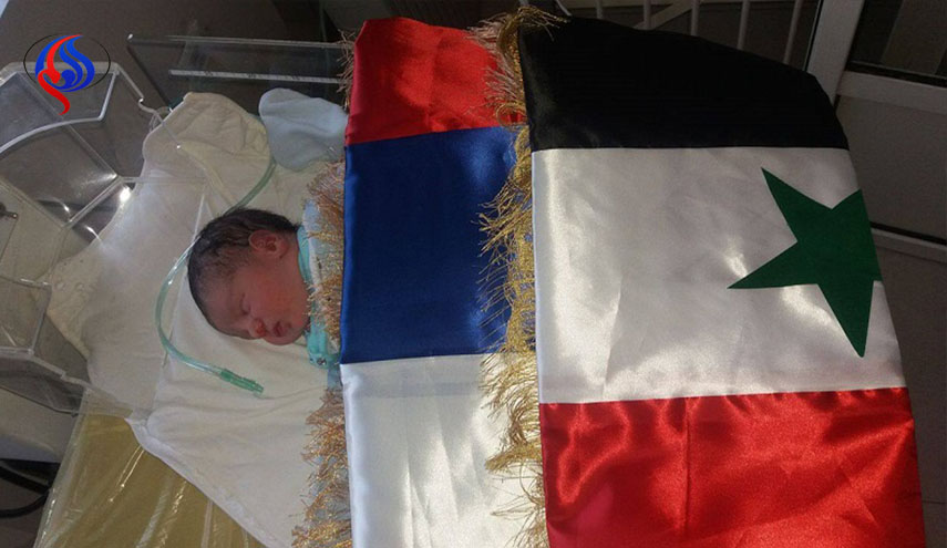 بالصور... عائلة سورية تختار اسما غريبا لمولودها يشعل مواقع التواصل!